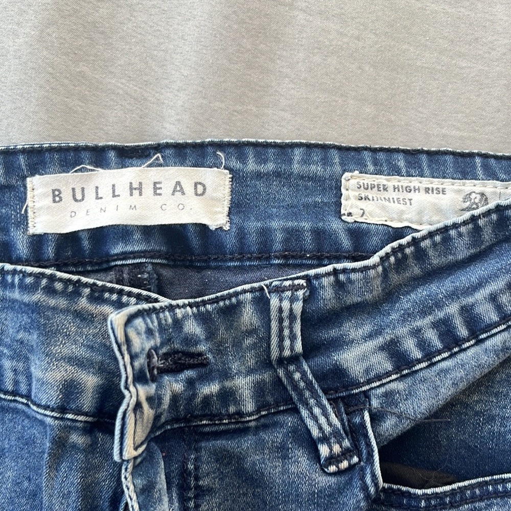 Jeans - Picture 2 of 2